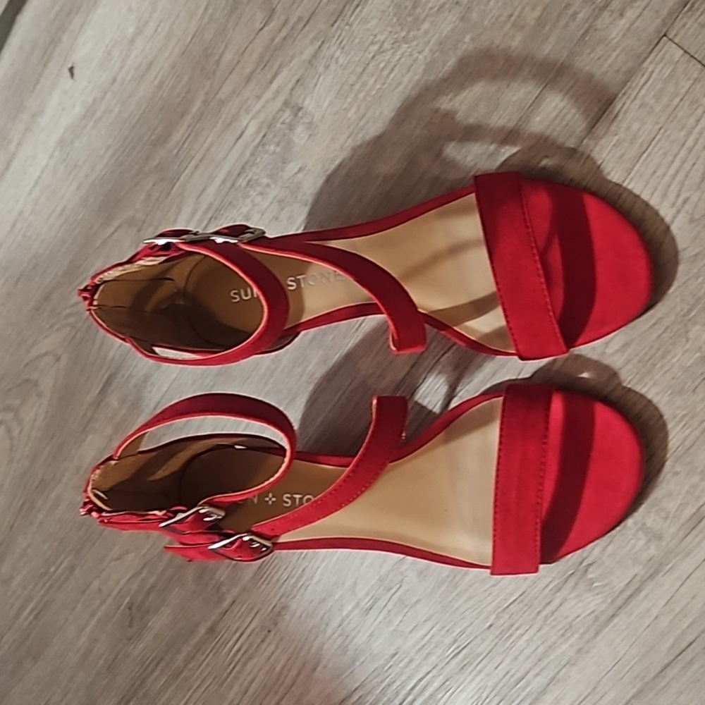 ✨️❤️Beautiful Sun + Stone Red Buckle & Zip Back Wedge Heels Size 5.5 - Picture 15 of 16